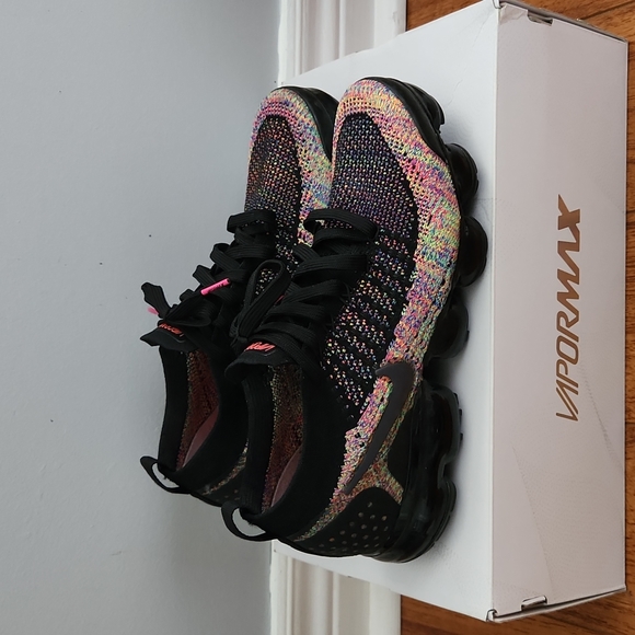 [SOLD]Vapormax sneakers - Picture 2 of 7
